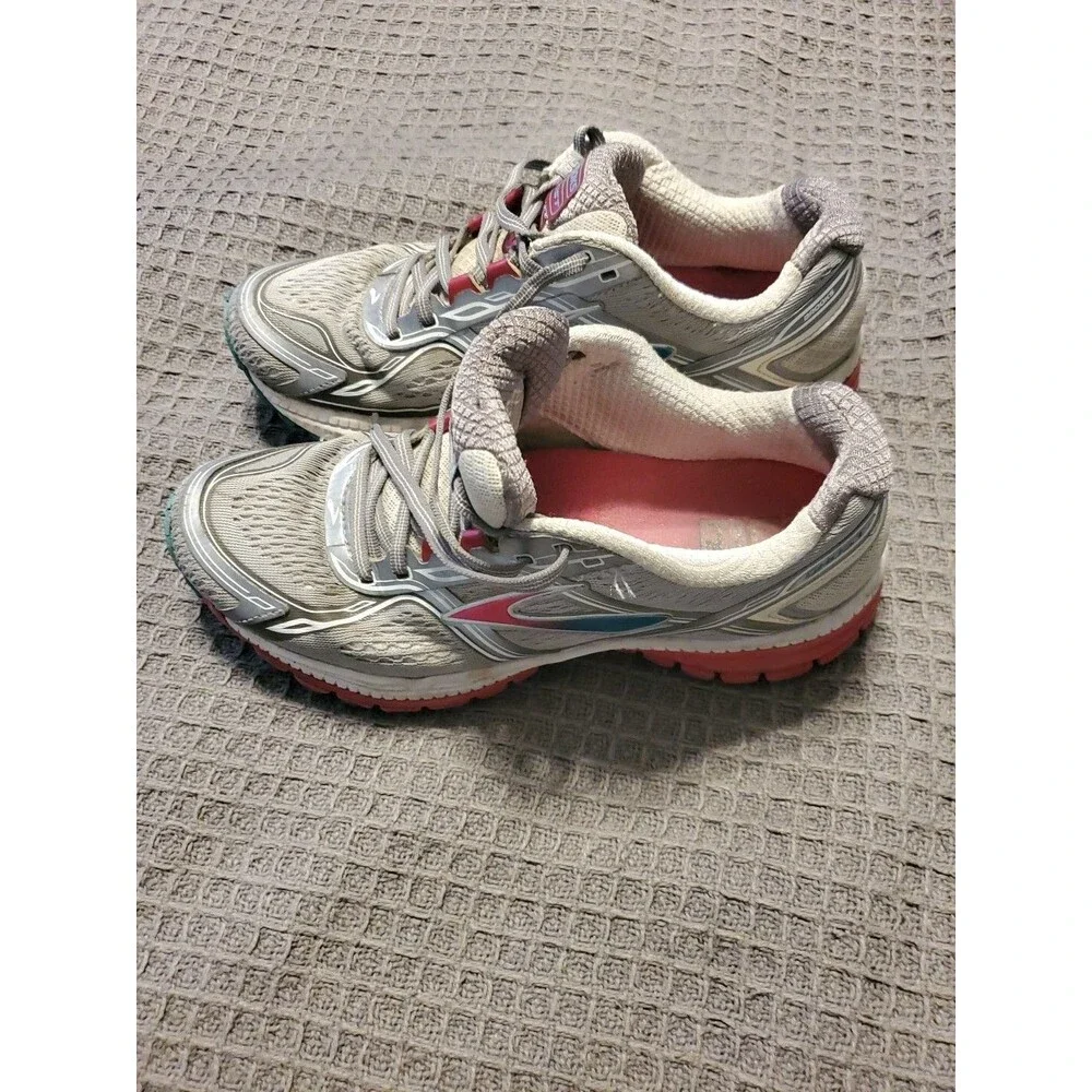 Brooks this pair